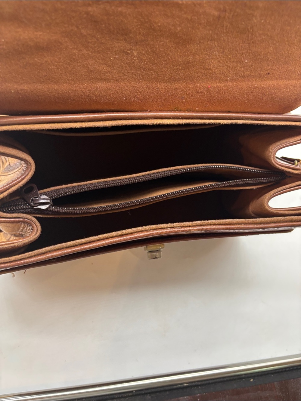 Vintage Mexican Hand-Tooled Brown Leather Floral Crossbody or Shoulder Bag - Picture 9 of 15